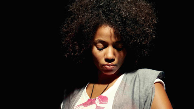 Nneka - 'Stay'